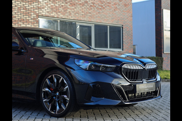 BMW 5 Serie Touring 550e xDrive | M Sport Pro - Pano - Trekhaak - HUD