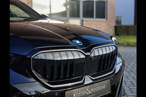 BMW 5 Serie Touring 550e xDrive | M Sport Pro - Pano - Trekhaak - HUD