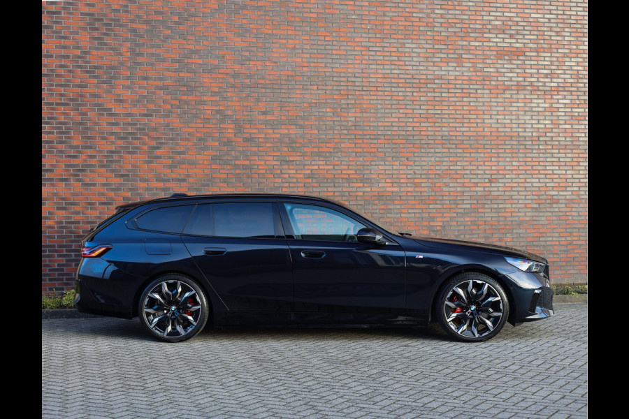 BMW 5 Serie Touring 550e xDrive | M Sport Pro - Pano - Trekhaak - HUD