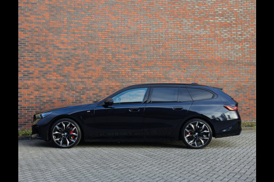 BMW 5 Serie Touring 550e xDrive | M Sport Pro - Pano - Trekhaak - HUD