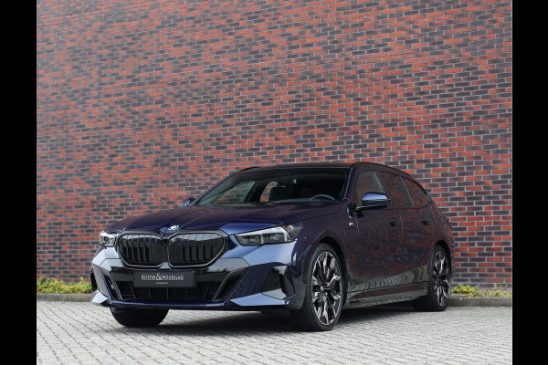 BMW 5 Serie Touring 550e xDrive | Pano - Trekhaak - B&W