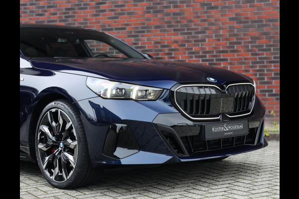 BMW 5 Serie Touring 550e xDrive | Pano - Trekhaak - B&W