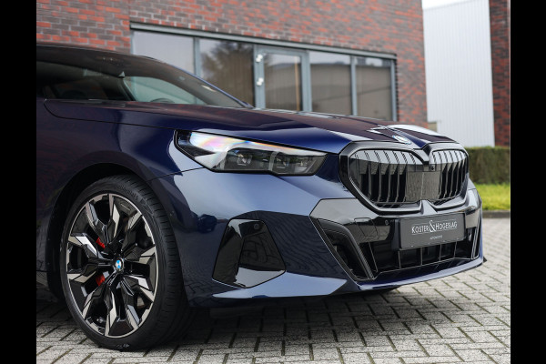 BMW 5 Serie Touring 550e xDrive | Pano - Trekhaak - B&W