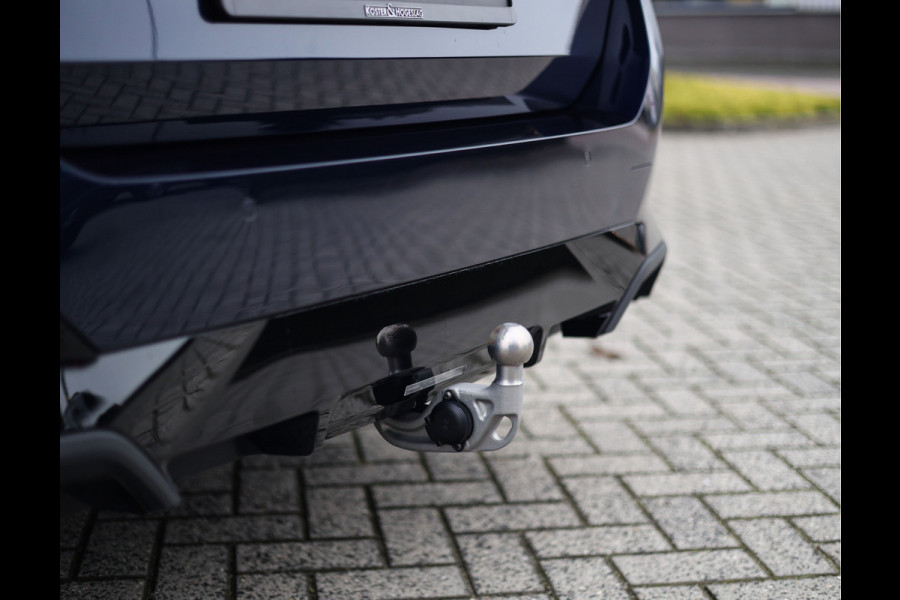 BMW 5 Serie Touring 550e xDrive | Pano - Trekhaak - B&W