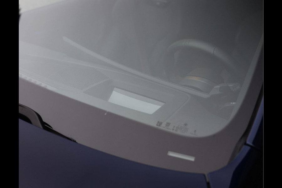 BMW 5 Serie Touring 550e xDrive | Pano - Trekhaak - B&W