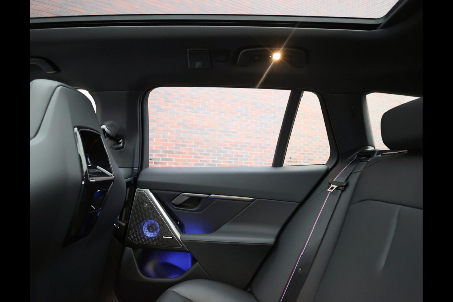 BMW 5 Serie Touring 550e xDrive | Pano - Trekhaak - B&W