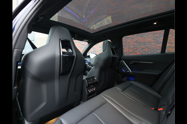 BMW 5 Serie Touring 550e xDrive | Pano - Trekhaak - B&W