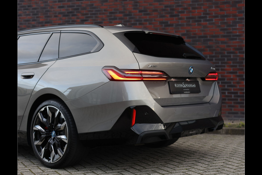 BMW 5 Serie Touring 550e xDrive | Sportstoel - Pano - Trekhaak - Bow&Wil