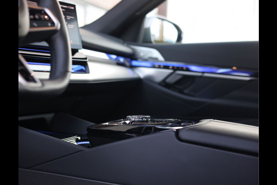 BMW 5 Serie Touring 550e xDrive | Sportstoel - Pano - Trekhaak - Bow&Wil