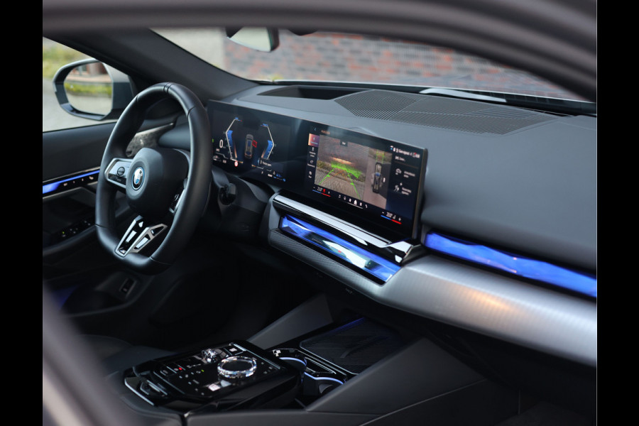 BMW 5 Serie Touring 550e xDrive | Sportstoel - Pano - Trekhaak - Bow&Wil