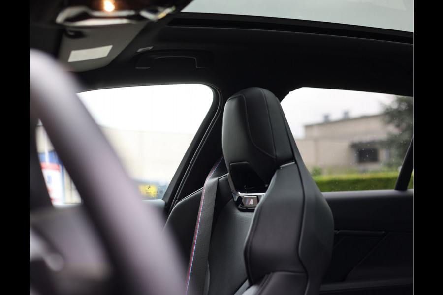 BMW 5 Serie Touring 550e xDrive | M performance - Pano - B&W - Trekhaak