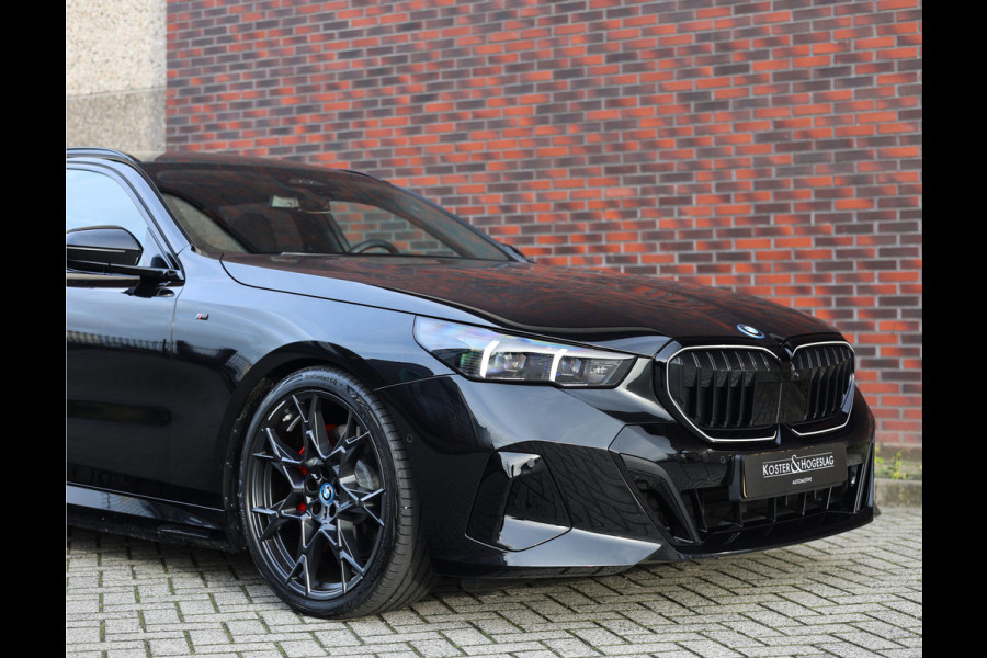 BMW 5 Serie Touring 550e xDrive | M performance - Pano - B&W - Trekhaak