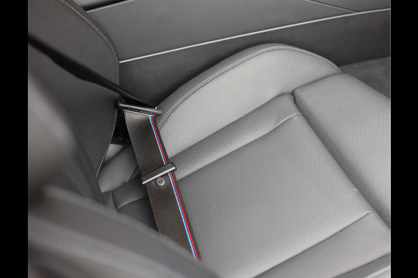 BMW 5 Serie Touring 550e xDrive | M performance - Pano - B&W - Trekhaak