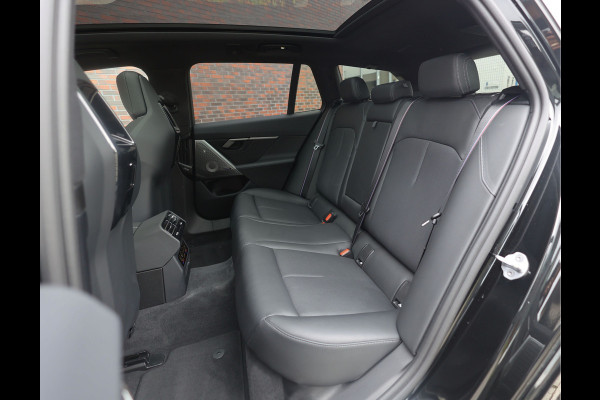 BMW 5 Serie Touring 550e xDrive | M performance - Pano - B&W - Trekhaak