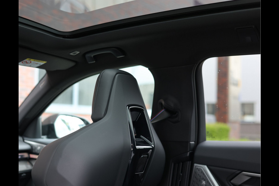 BMW 5 Serie Touring 550e xDrive | M performance - Pano - B&W - Trekhaak