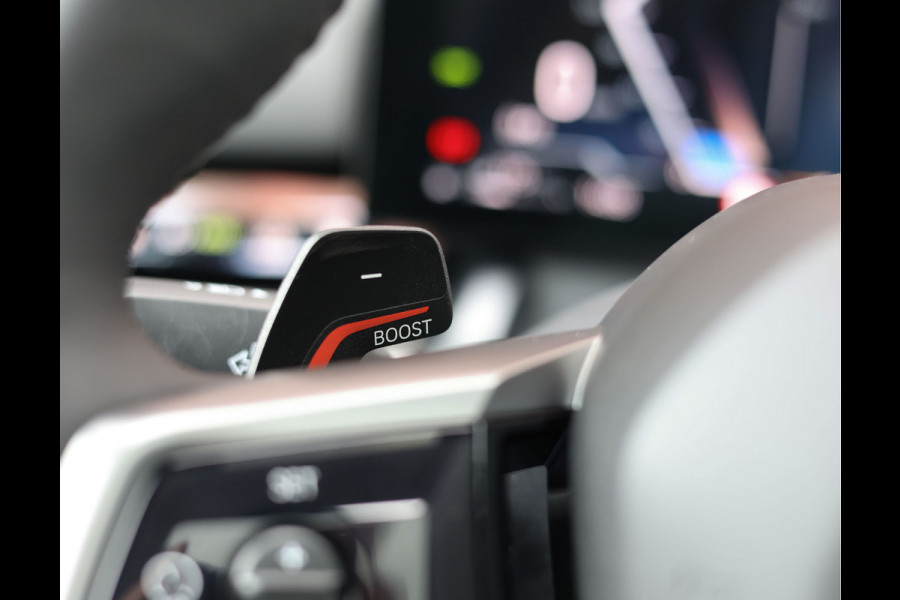 BMW 5 Serie Touring 550e xDrive | M performance - Pano - B&W - Trekhaak