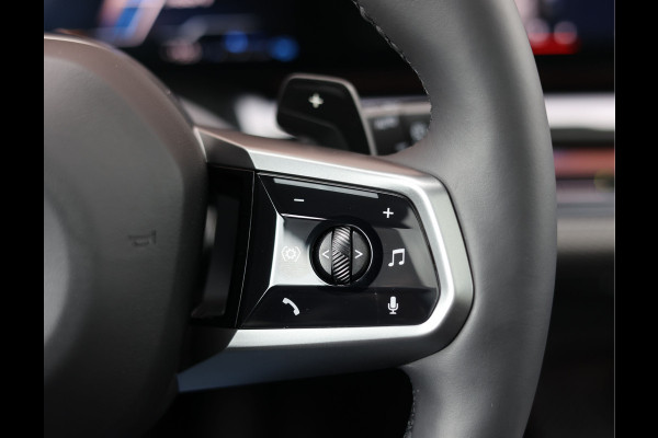 BMW 5 Serie Touring 550e xDrive | M performance - Pano - B&W - Trekhaak