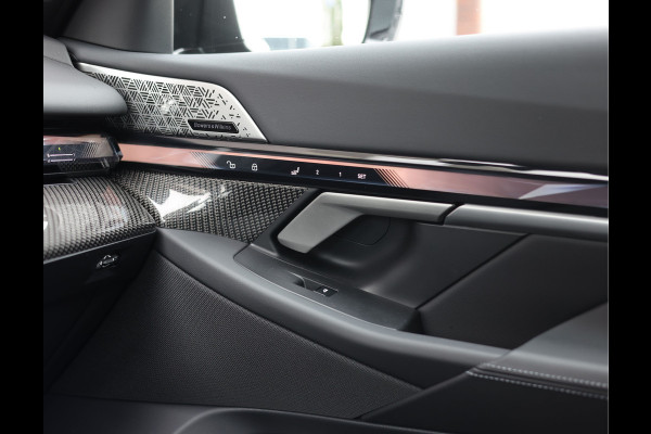 BMW 5 Serie Touring 550e xDrive | M performance - Pano - B&W - Trekhaak