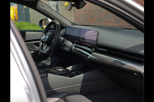 BMW 5 Serie Touring 530e Touring | M performance - Pano - Trekhaak