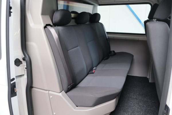 Volkswagen Transporter 2.0 TDI 150 PK L2H1 DC - N.A.P. Airco, Cruise, PDC, Trekhaak.