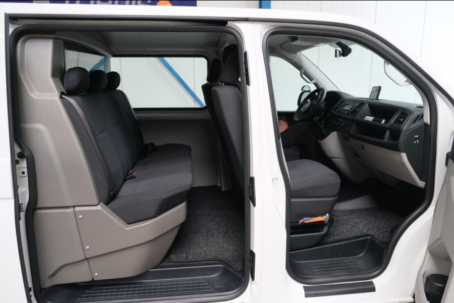 Volkswagen Transporter 2.0 TDI 150 PK L2H1 DC - N.A.P. Airco, Cruise, PDC, Trekhaak.