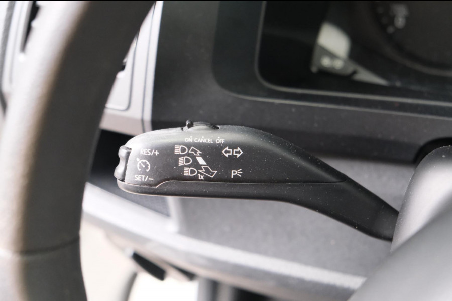 Volkswagen Transporter 2.0 TDI 150 PK L2H1 DC - N.A.P. Airco, Cruise, PDC, Trekhaak.