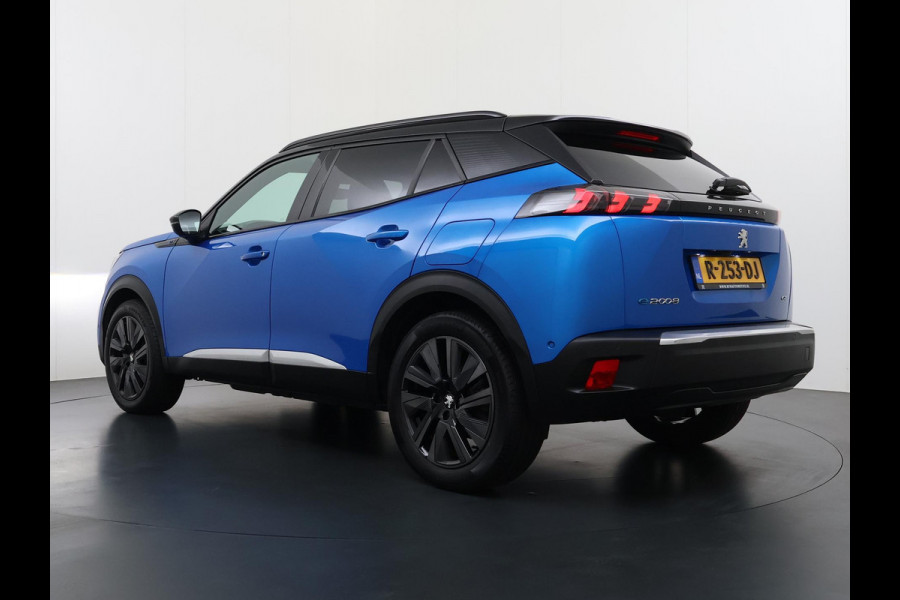 Peugeot e-2008 EV GT Pack 50 kWh VAN € 20.900,- VOOR € 18.440,- UW LENTEVOORDEEL € 2.460,-! |SOH 90% | 3-Fase boordlader | Warmtepomp | Open Panoramadak | Camera | Stoelverwarming | Adaptieve Cruise Control | Full Option | Dealeronderhouden | Inclusief 12 mnd BOVAG garantie |