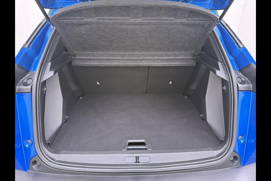 Peugeot e-2008 EV GT Pack 50 kWh VAN € 20.900,- VOOR € 18.440,- UW LENTEVOORDEEL € 2.460,-! |SOH 90% | 3-Fase boordlader | Warmtepomp | Open Panoramadak | Camera | Stoelverwarming | Adaptieve Cruise Control | Full Option | Dealeronderhouden | Inclusief 12 mnd BOVAG garantie |