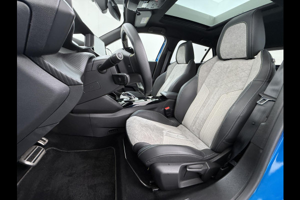 Peugeot e-2008 EV GT Pack 50 kWh VAN € 20.900,- VOOR € 18.440,- UW LENTEVOORDEEL € 2.460,-! |SOH 90% | 3-Fase boordlader | Warmtepomp | Open Panoramadak | Camera | Stoelverwarming | Adaptieve Cruise Control | Full Option | Dealeronderhouden | Inclusief 12 mnd BOVAG garantie |