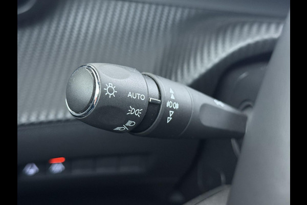 Peugeot e-2008 EV GT Pack 50 kWh VAN € 20.900,- VOOR € 18.440,- UW LENTEVOORDEEL € 2.460,-! |SOH 90% | 3-Fase boordlader | Warmtepomp | Open Panoramadak | Camera | Stoelverwarming | Adaptieve Cruise Control | Full Option | Dealeronderhouden | Inclusief 12 mnd BOVAG garantie |