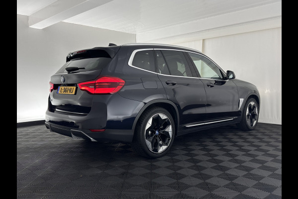 BMW iX3 High Executive 80 kWh [ 3-Fase ] {SOH-97%} (INCL-BTW) Aut. *PANO | HEAD-UP | LEATHER | HARMAN/KARDON | FULL-LED | BLINDSPOT | MEMORY-PACK | DIGI-COCKPIT | HEATED-SPORTSEATS | KEYLESS | TOPVIEW | DAB+ | NAVI-FULLMAP | 20''ALU*