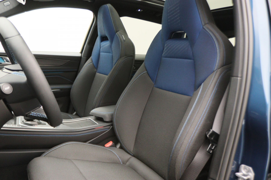 Lynk & Co 01 1.5 360° Camera, Panoramadak, Zwarte hemel, ACC, Apple Carplay, DAB, 20''