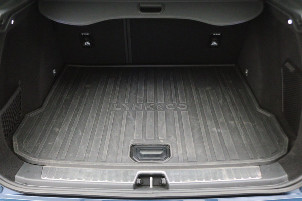 Lynk & Co 01 1.5 360° Camera, Panoramadak, Zwarte hemel, ACC, Apple Carplay, DAB, 20''