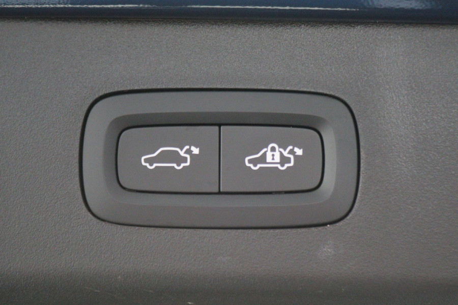 Lynk & Co 01 1.5 360° Camera, Panoramadak, Zwarte hemel, ACC, Apple Carplay, DAB, 20''