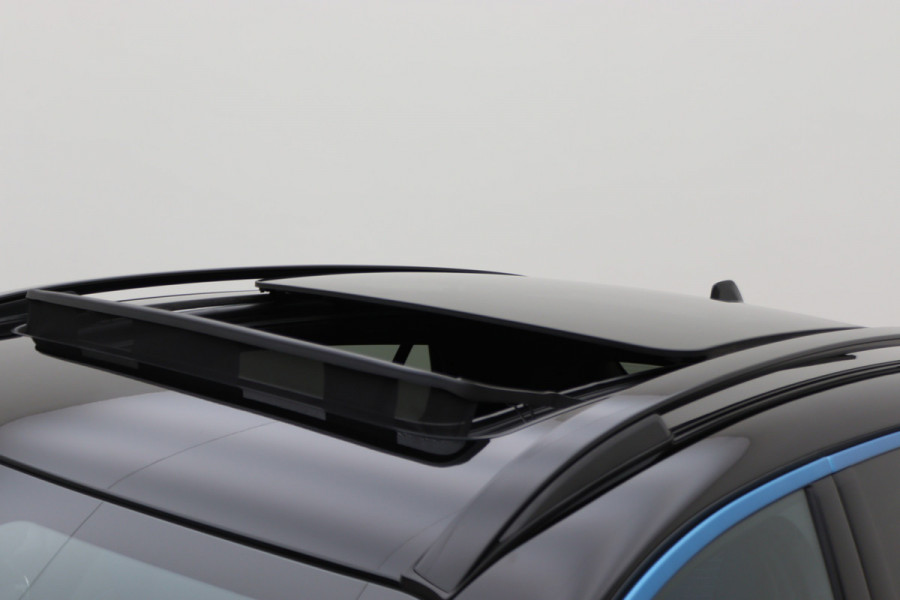 Lynk & Co 01 1.5 360° Camera, Panoramadak, Zwarte hemel, ACC, Apple Carplay, DAB, 20''