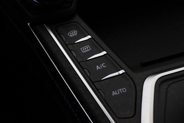 Lynk & Co 01 1.5 360° Camera, Panoramadak, Zwarte hemel, ACC, Apple Carplay, DAB, 20''