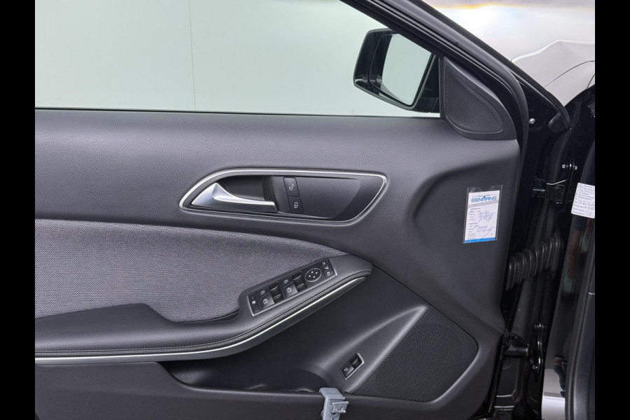 Mercedes-Benz GLA 180 Premium Plus VAN € 23.900,- VOOR € 19.877,- UW LENTEVOORDEEL € 4.023,-! | Stoelverwarming | Climate Control | Camera | Top onderhouden | 12 maanden BOVAG-garantie