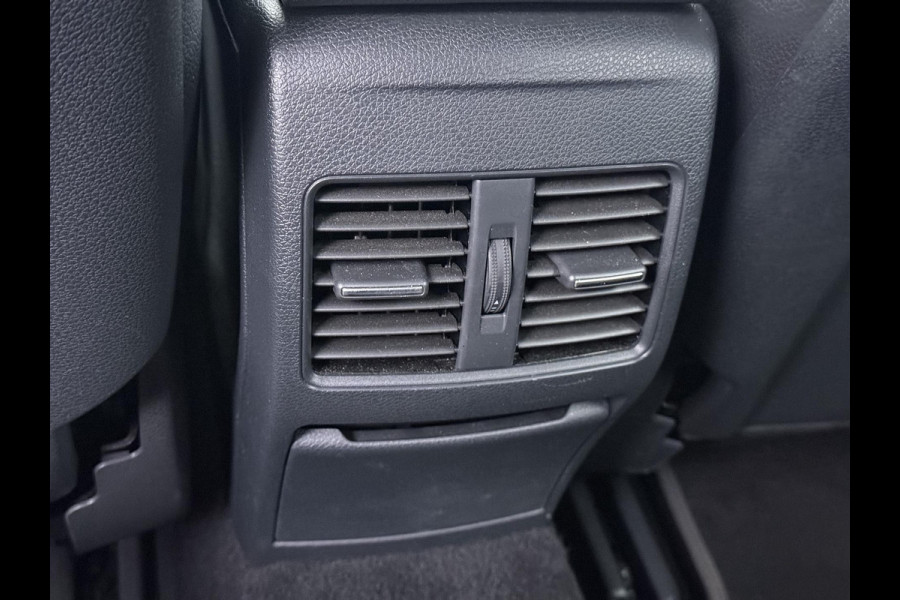 Mercedes-Benz GLA 180 Premium Plus VAN € 23.900,- VOOR € 19.877,- UW LENTEVOORDEEL € 4.023,-! | Stoelverwarming | Climate Control | Camera | Top onderhouden | 12 maanden BOVAG-garantie