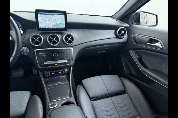 Mercedes-Benz GLA 180 Premium Plus VAN € 23.900,- VOOR € 19.877,- UW LENTEVOORDEEL € 4.023,-! | Stoelverwarming | Climate Control | Camera | Top onderhouden | 12 maanden BOVAG-garantie