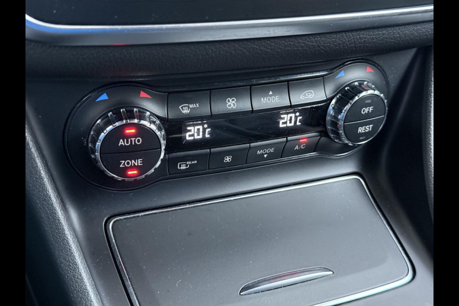 Mercedes-Benz GLA 180 Premium Plus VAN € 23.900,- VOOR € 19.877,- UW LENTEVOORDEEL € 4.023,-! | Stoelverwarming | Climate Control | Camera | Top onderhouden | 12 maanden BOVAG-garantie