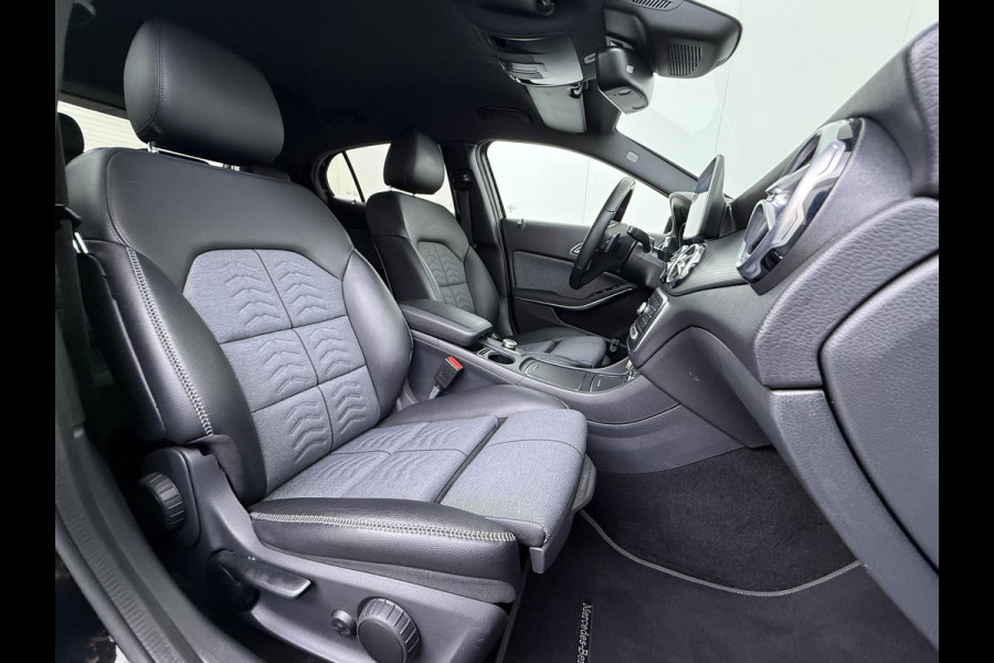 Mercedes-Benz GLA 180 Premium Plus VAN € 23.900,- VOOR € 19.877,- UW LENTEVOORDEEL € 4.023,-! | Stoelverwarming | Climate Control | Camera | Top onderhouden | 12 maanden BOVAG-garantie