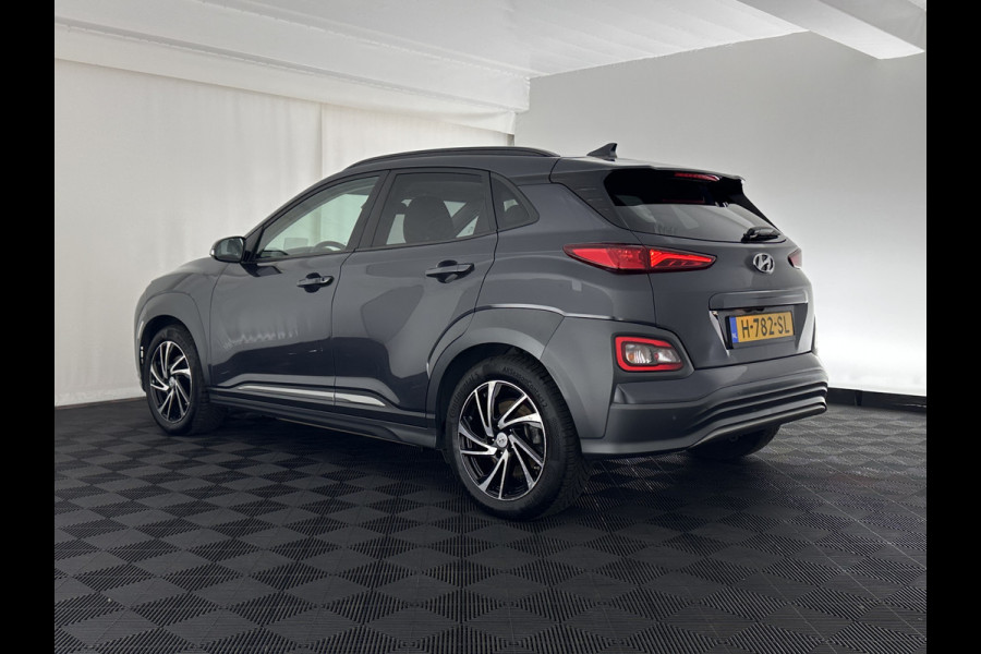 Hyundai Kona EV Premium 64 kWh [ 3-Fase ] {SOH-96%} (INCL-BTW) *LEATHER | KRELL-AUDIO | HEAD-UP | FULL-LED | NAVI-FULLMAP | DAB | ADAPT.CRUISE | KEYLESS | CAMERA | BLIND-SPOT | LANE-ASSIST | DIGI-COCKPIT | COMFORT-SEATS | 17''ALU*
