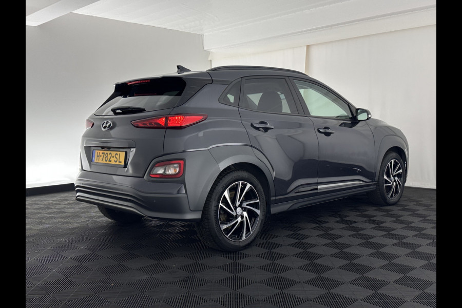 Hyundai Kona EV Premium 64 kWh [ 3-Fase ] {SOH-96%} (INCL-BTW) *LEATHER | KRELL-AUDIO | HEAD-UP | FULL-LED | NAVI-FULLMAP | DAB | ADAPT.CRUISE | KEYLESS | CAMERA | BLIND-SPOT | LANE-ASSIST | DIGI-COCKPIT | COMFORT-SEATS | 17''ALU*