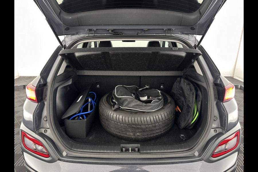 Hyundai Kona EV Premium 64 kWh [ 3-Fase ] {SOH-96%} (INCL-BTW) *LEATHER | KRELL-AUDIO | HEAD-UP | FULL-LED | NAVI-FULLMAP | DAB | ADAPT.CRUISE | KEYLESS | CAMERA | BLIND-SPOT | LANE-ASSIST | DIGI-COCKPIT | COMFORT-SEATS | 17''ALU*