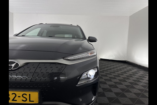 Hyundai Kona EV Premium 64 kWh [ 3-Fase ] {SOH-96%} (INCL-BTW) *LEATHER | KRELL-AUDIO | HEAD-UP | FULL-LED | NAVI-FULLMAP | DAB | ADAPT.CRUISE | KEYLESS | CAMERA | BLIND-SPOT | LANE-ASSIST | DIGI-COCKPIT | COMFORT-SEATS | 17''ALU*