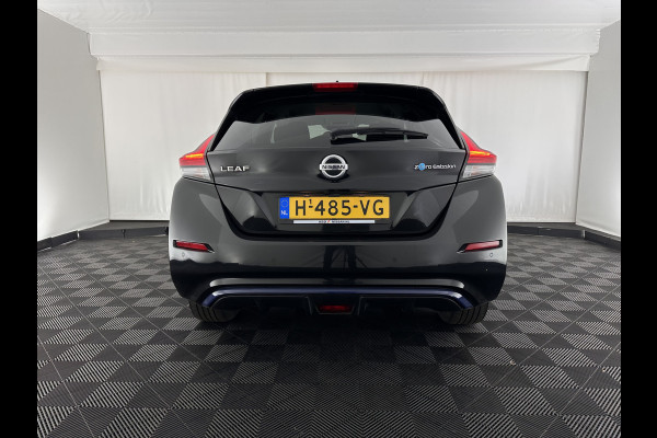 Nissan Leaf N-Connecta 40 kWh {SOH-92%} Aut. *FULL-LED | ADAPTIVE-CRUISE | NAVI-FULLMAP | TOPVIEW | KEYLESS | BLINDSPOT |  DIGI-COCKPIT | HEATED-COMFORTSEATS | DAB | PRIVACYGLASS | ECC | PDC | CARPLAY | 17"ALU*