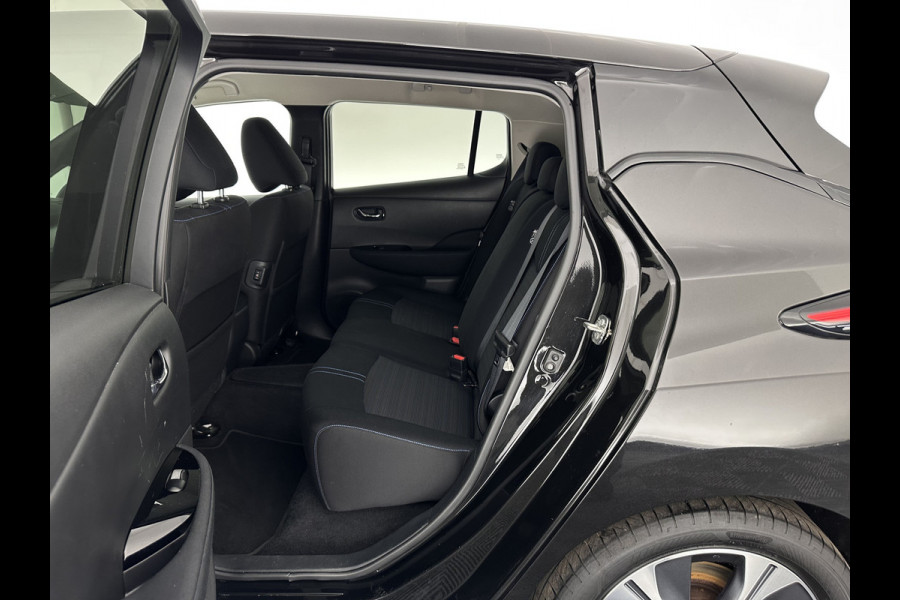 Nissan Leaf N-Connecta 40 kWh {SOH-92%} Aut. *FULL-LED | ADAPTIVE-CRUISE | NAVI-FULLMAP | TOPVIEW | KEYLESS | BLINDSPOT |  DIGI-COCKPIT | HEATED-COMFORTSEATS | DAB | PRIVACYGLASS | ECC | PDC | CARPLAY | 17"ALU*