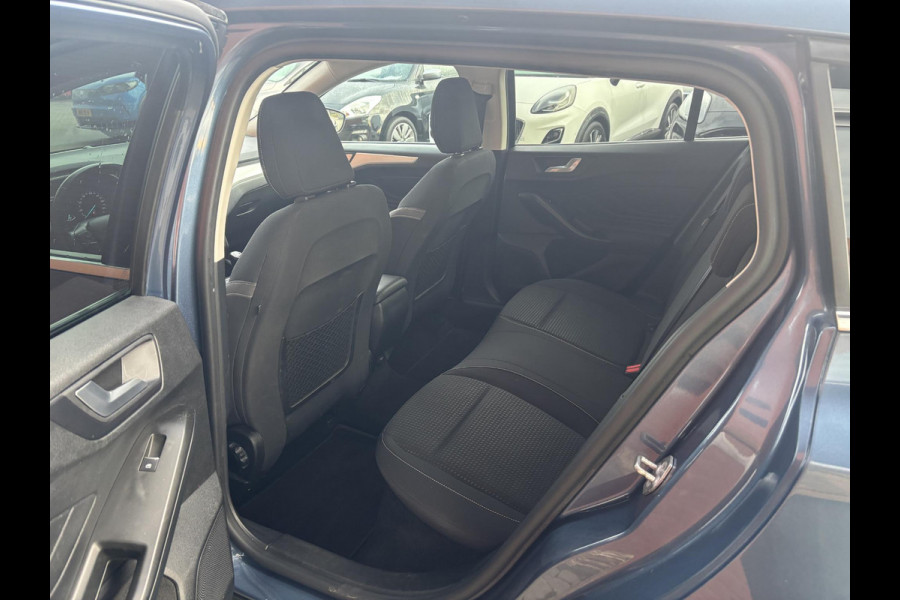 Ford FOCUS Wagon 1.0 EcoBoost Trend Edition Business 125pk | Winter Pack  | Elektr. Achterklep | Winterbanden | Wegklapbare Trekhaak