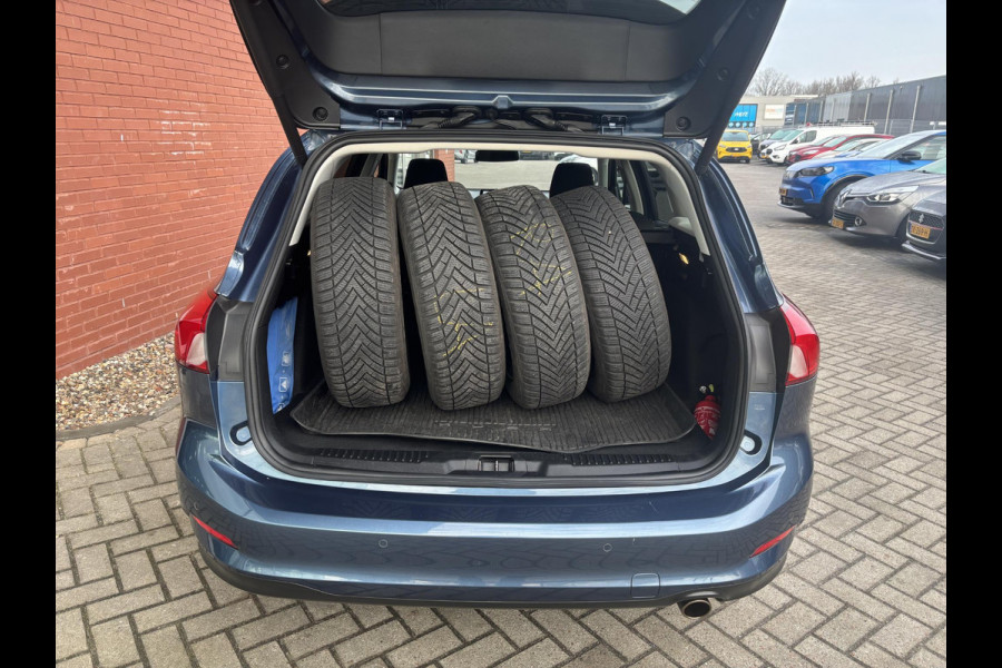 Ford FOCUS Wagon 1.0 EcoBoost Trend Edition Business 125pk | Winter Pack  | Elektr. Achterklep | Winterbanden | Wegklapbare Trekhaak