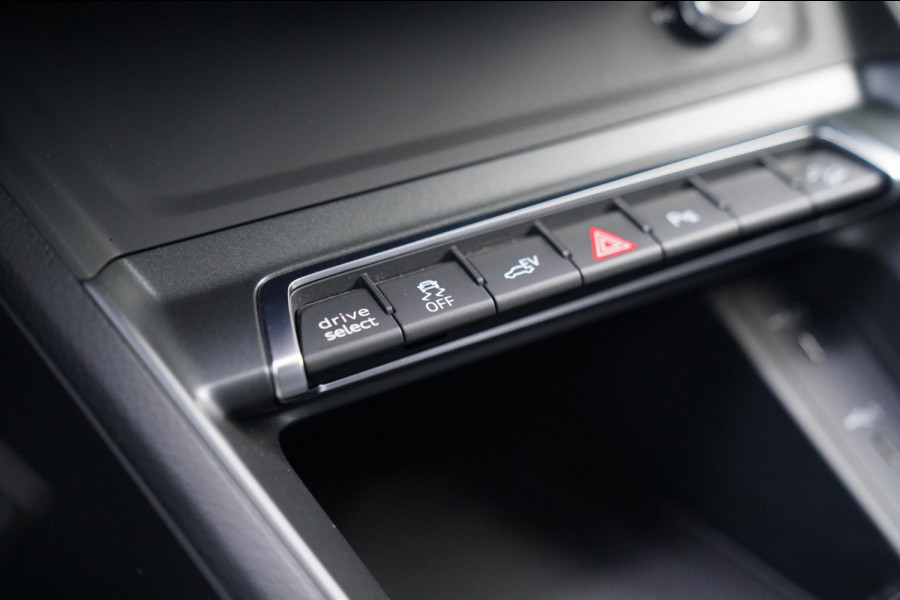 Audi Q3 45 TFSI e S edition | LED | Trekhaak | Drive Select | Automaat | Plug in Hybrid | RS Sportstuur | Adaptieve Cruise | NAP
